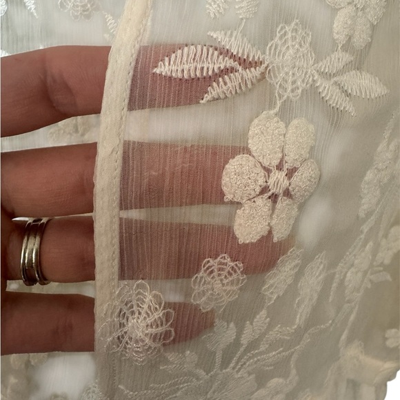 Elizabeth and James Cream Halter Sundress - Picture 3 of 9